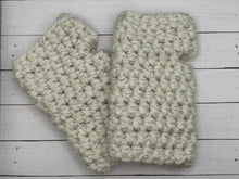 Load image into Gallery viewer, Chunky Fingerless Mittens for Women