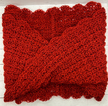 Load image into Gallery viewer, Hedgerow Cowl