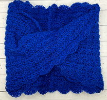 Load image into Gallery viewer, Hedgerow Cowl