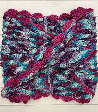 Load image into Gallery viewer, Hedgerow Cowl