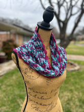 Load image into Gallery viewer, Hedgerow Cowl