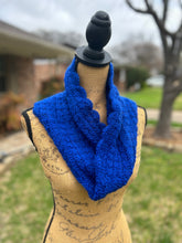 Load image into Gallery viewer, Hedgerow Cowl