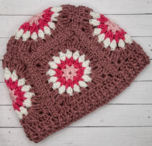 Load image into Gallery viewer, Sunburst Granny Square Beanie