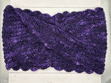 Load image into Gallery viewer, Hedgerow Cowl