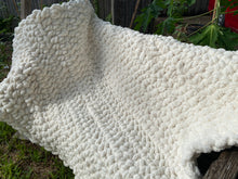 Load image into Gallery viewer, Chunky Sofa Throw