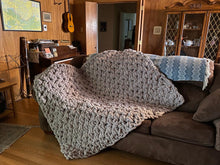 Load image into Gallery viewer, Chunky Sofa Throw