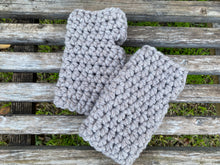 Load image into Gallery viewer, Chunky Fingerless Mittens for Women