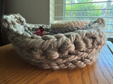 Load image into Gallery viewer, Chunky wool basket
