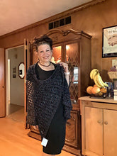 Load image into Gallery viewer, Primrose Lace Summer Shawl, Merino Wool Collection
